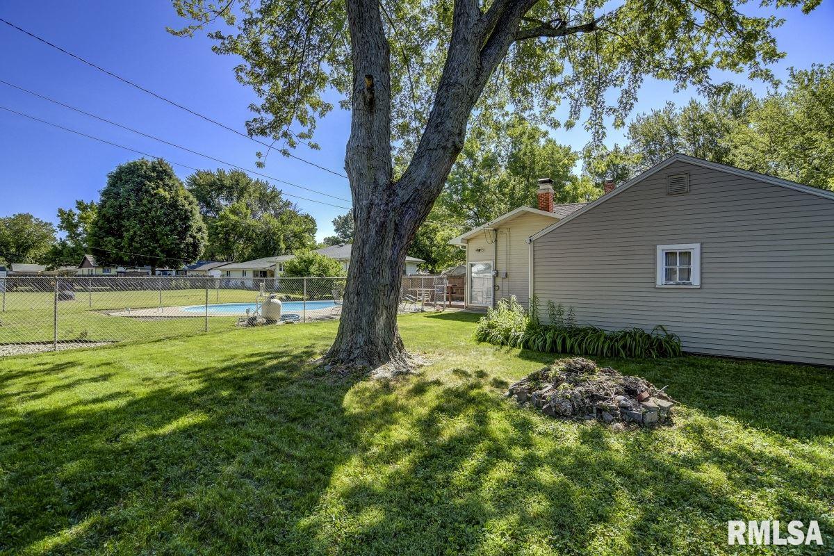 3229 Rita Avenue Springfield, IL 62703 - Photo 32 of 36