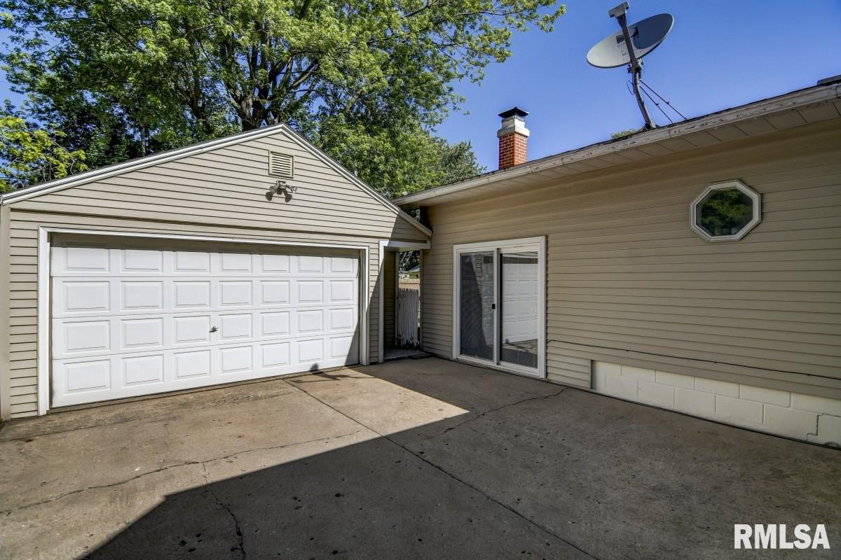 3229 Rita Avenue Springfield, IL 62703 - Photo 34 of 36