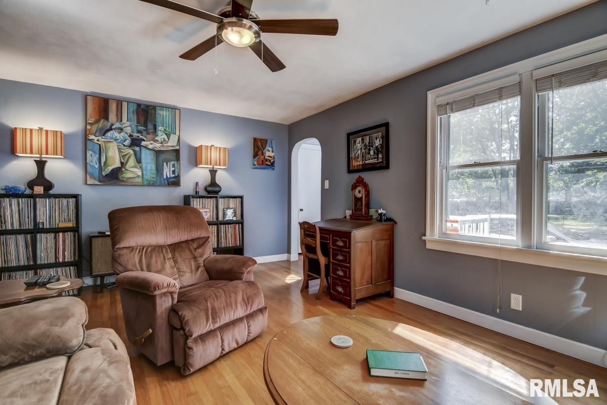 3229 Rita Avenue Springfield, IL 62703 - Photo 5 of 36