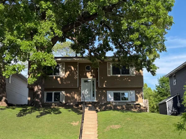 $327,000 | 546 North Hazel Street, St. Paul, MN 55119