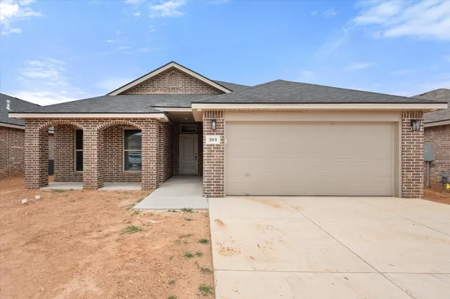 $258,000 | 304 East 24th Street, Wolfforth, TX 79382