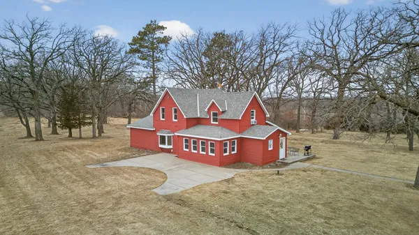 $499,900 | 11216 St Croix Trail, North Branch, MN 55056