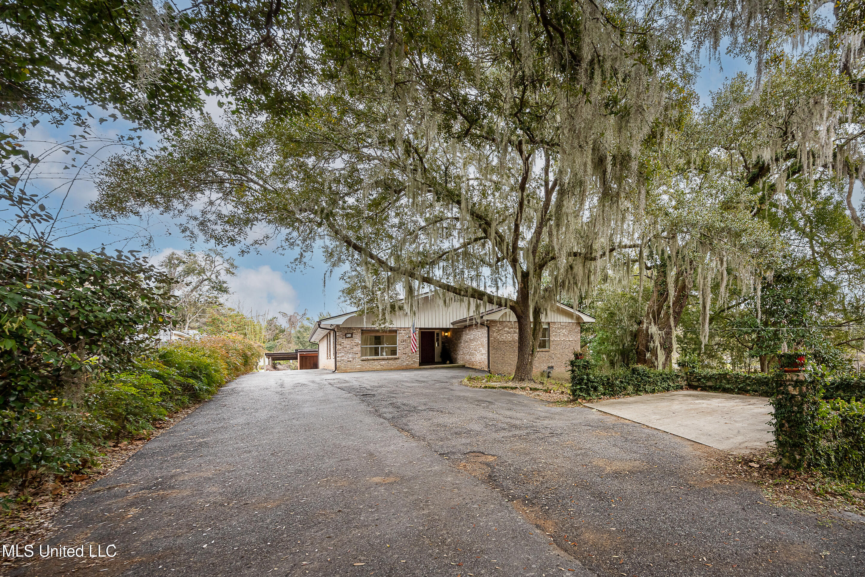 416 Jackson Avenue Ocean Springs, MS 39564 - Photo 11 of 92 IMG_7281