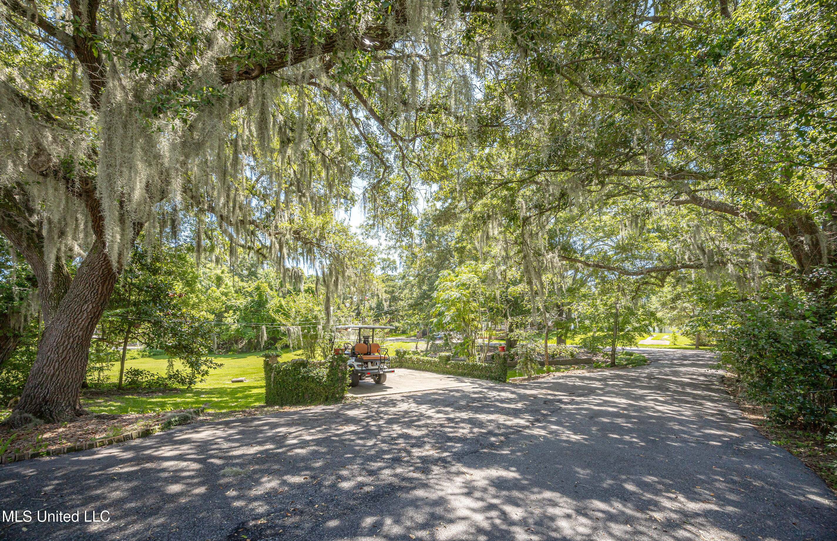 416 Jackson Avenue Ocean Springs, MS 39564 - Photo 17 of 92 IMG_4221