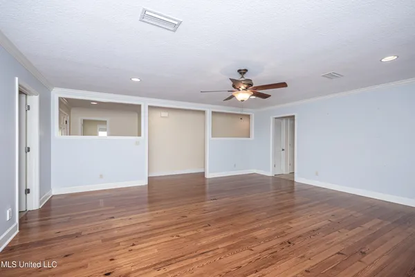 $925,000 | 416 Jackson Avenue, Ocean Springs, MS 39564