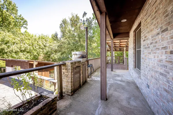$925,000 | 416 Jackson Avenue, Ocean Springs, MS 39564