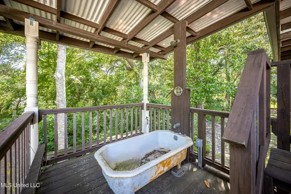 $925,000 | 416 Jackson Avenue, Ocean Springs, MS 39564