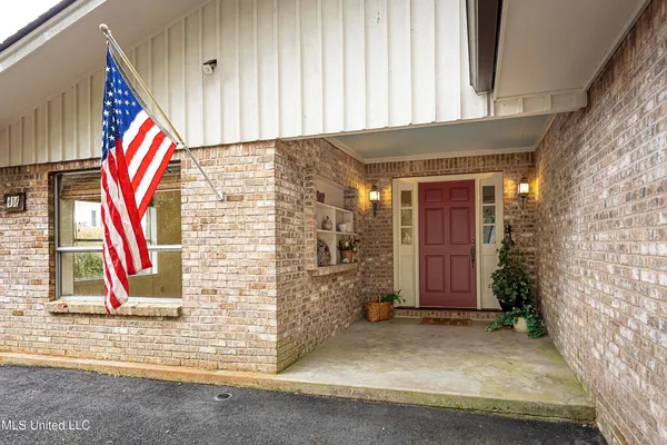 $925,000 | 416 Jackson Avenue, Ocean Springs, MS 39564