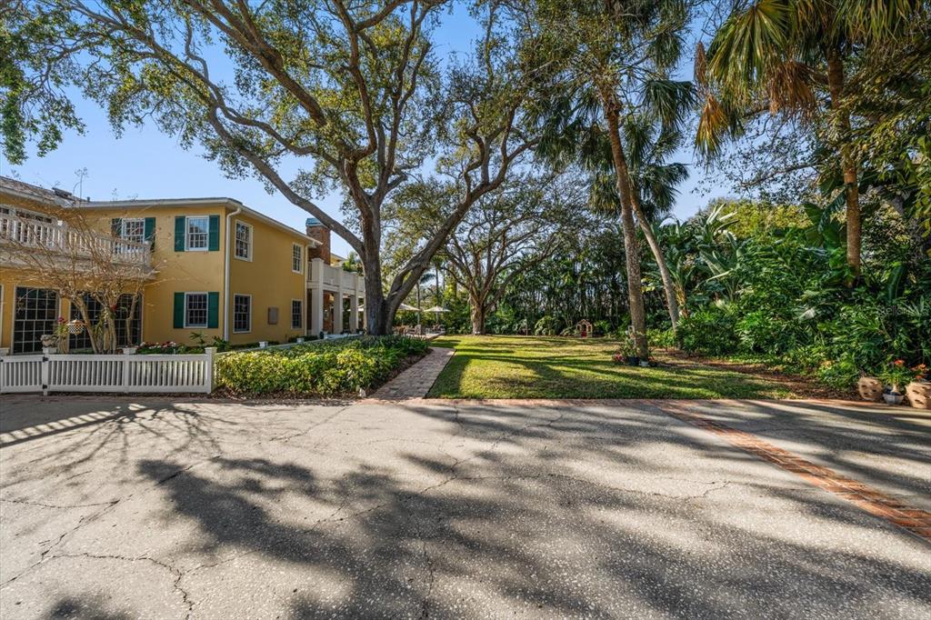 100 Sarasota Road Belleair, FL 33756 - Photo 72 of 75