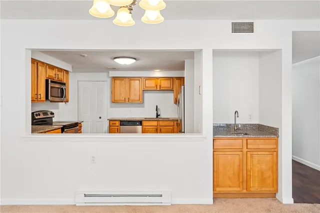 $3,200 | 30 Argyle Avenue, Unit 109, East Providence, RI 02915