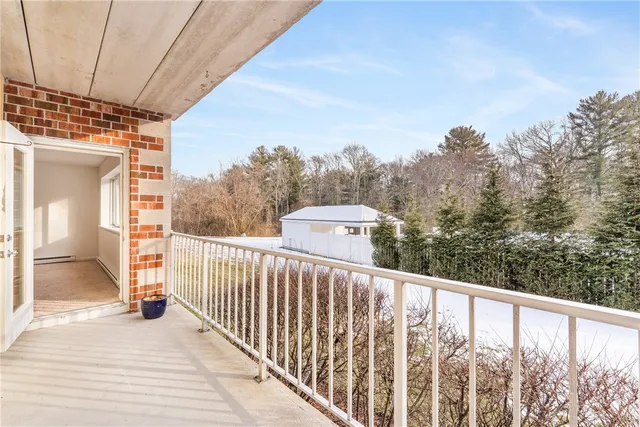 $3,200 | 30 Argyle Avenue, Unit 109, East Providence, RI 02915