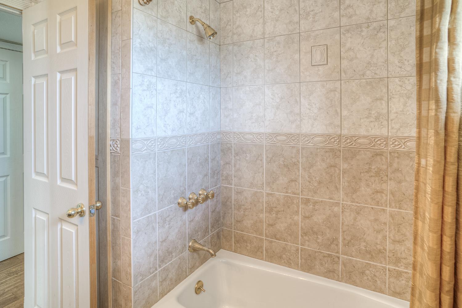5463 Hankins Road Williams, CA 95987 - Photo 25 of 62 a bathroom with a shower