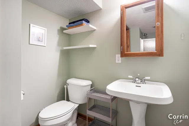 $380,000 | 7490 North Garden Court, Jenison, MI 49428