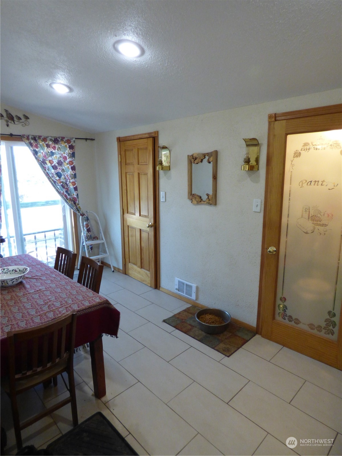 91 Vintin Road Carlton, WA 98814 - Photo 8 of 17 Gallery Image 8