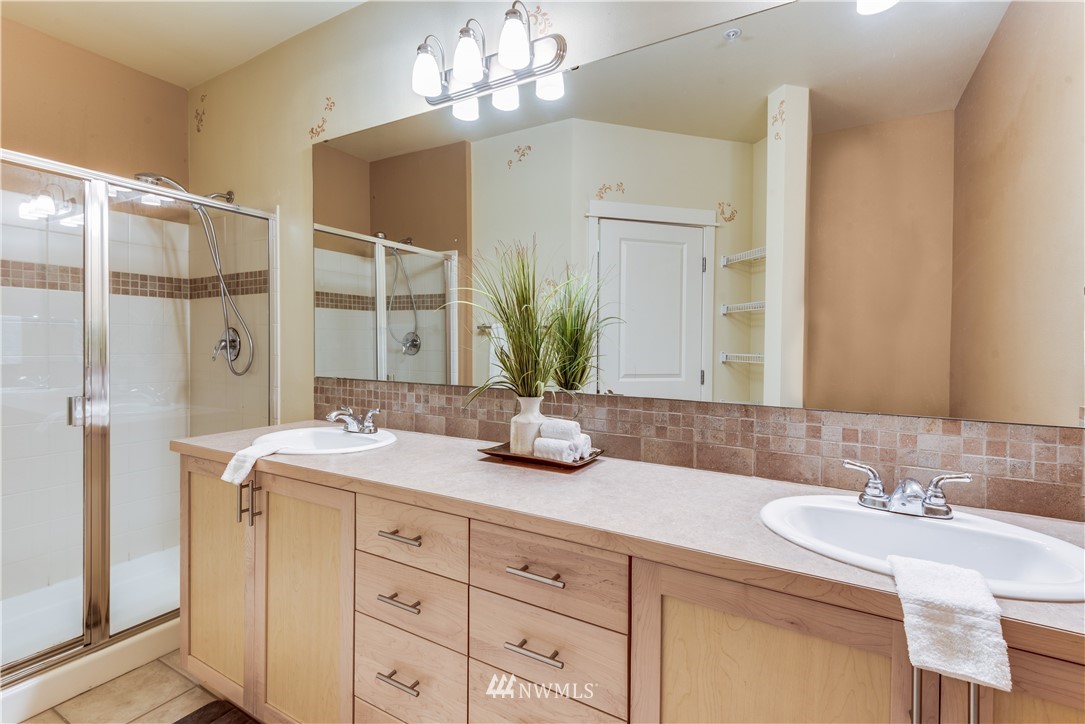 7410 Newcastle Golf Club Road, Unit B Newcastle, WA 98059 - Photo 9 of 15 Gallery Image 9