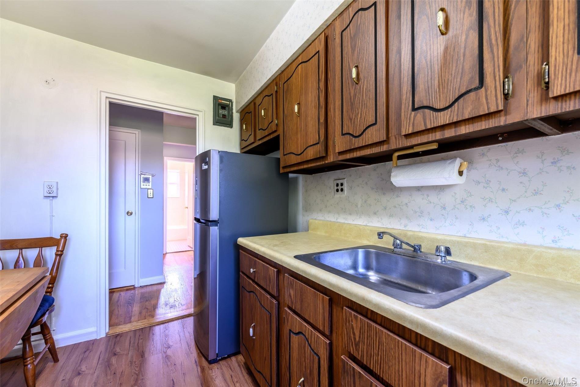 15 Beach Road, Unit 3D Great Neck, NY 11023 - Photo 11 of 22