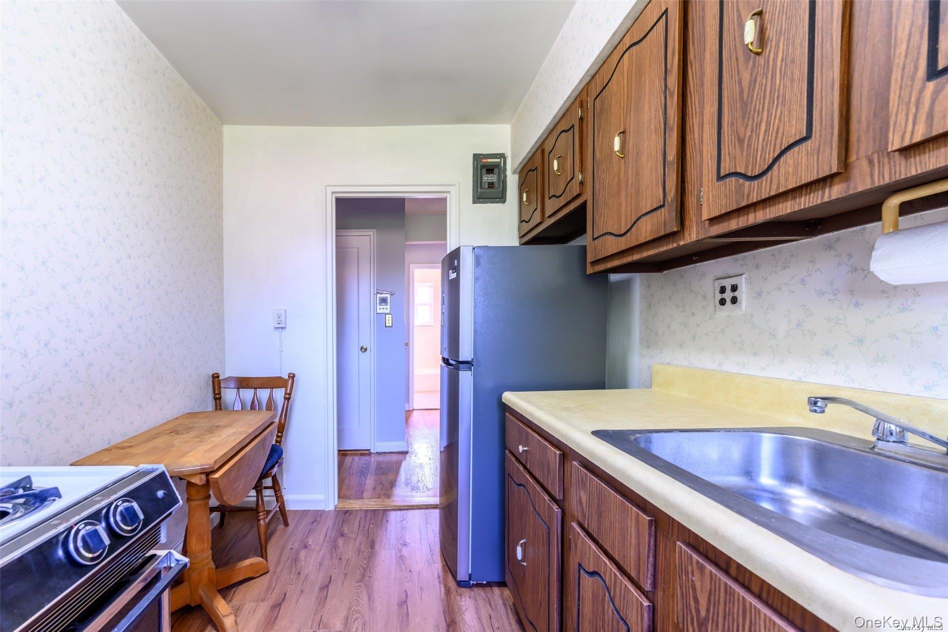 15 Beach Road, Unit 3D Great Neck, NY 11023 - Photo 12 of 22