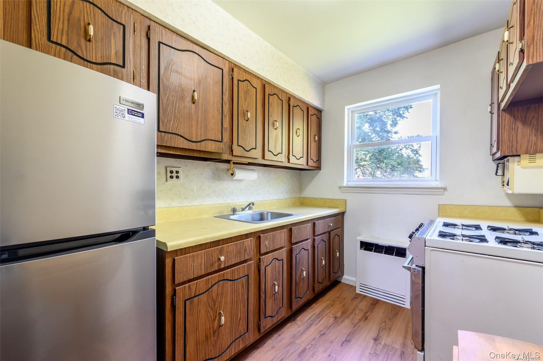 15 Beach Road, Unit 3D Great Neck, NY 11023 - Photo 13 of 22