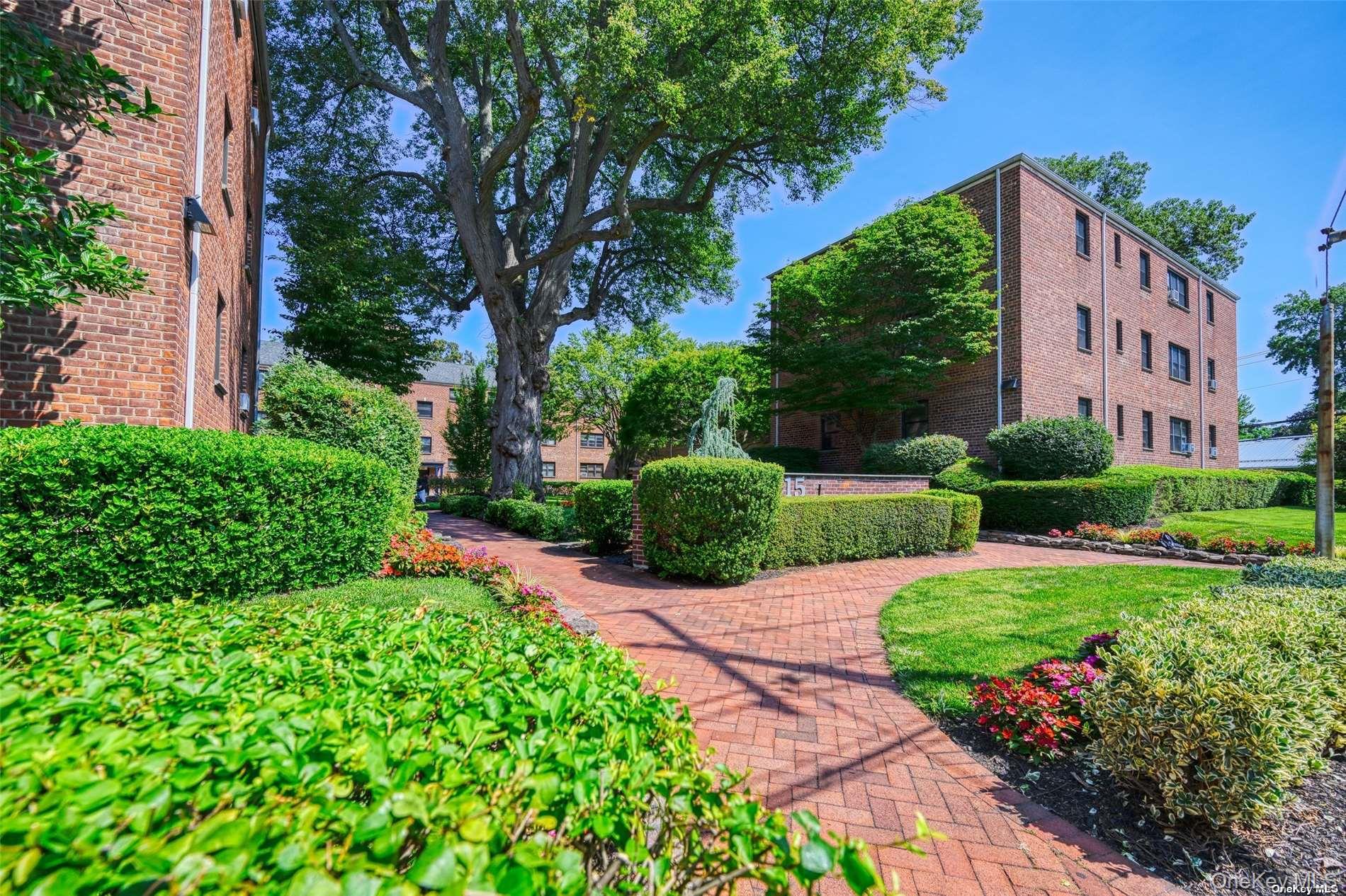 15 Beach Road, Unit 3D Great Neck, NY 11023 - Photo 21 of 22