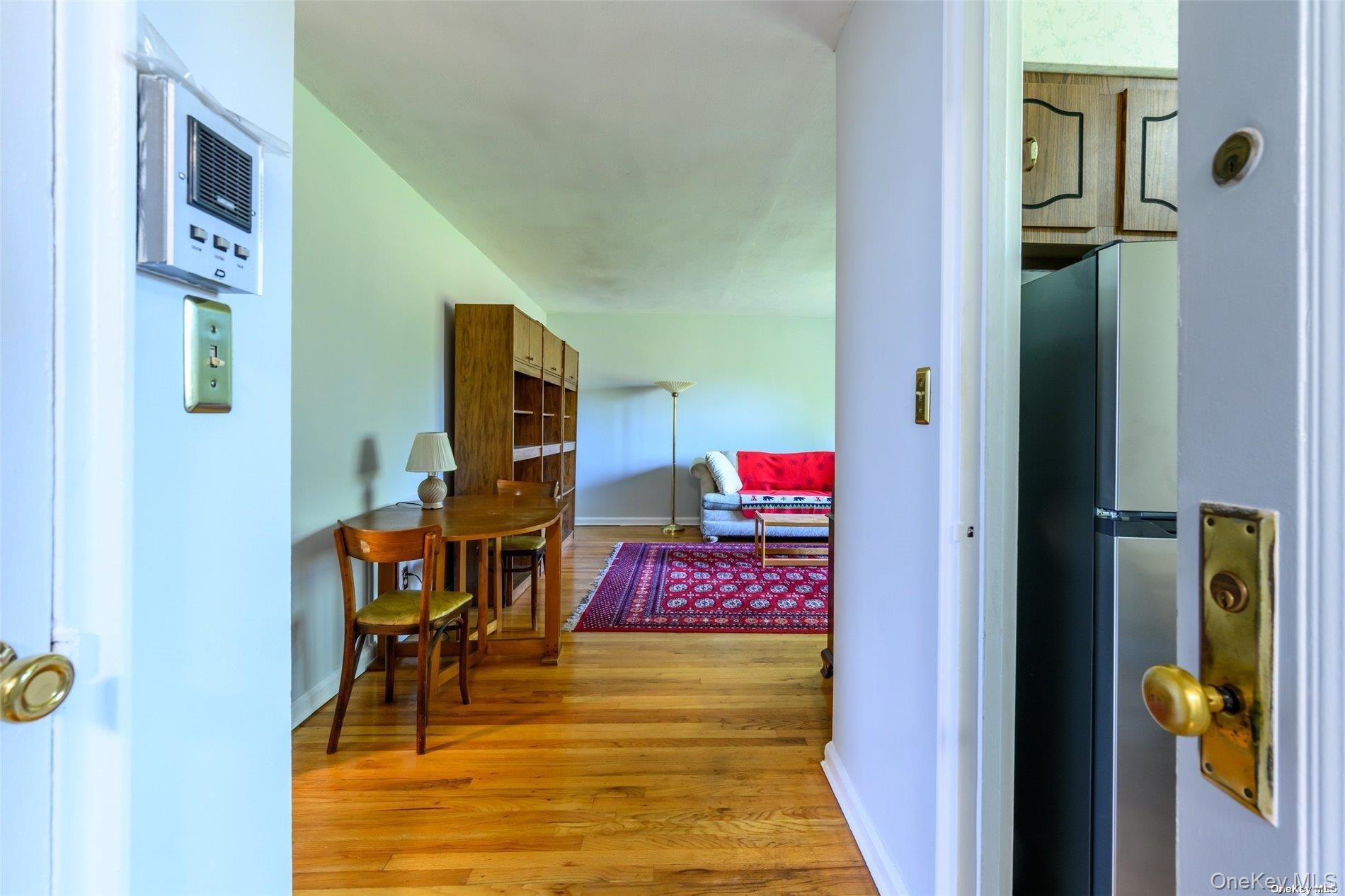 15 Beach Road, Unit 3D Great Neck, NY 11023 - Photo 4 of 22