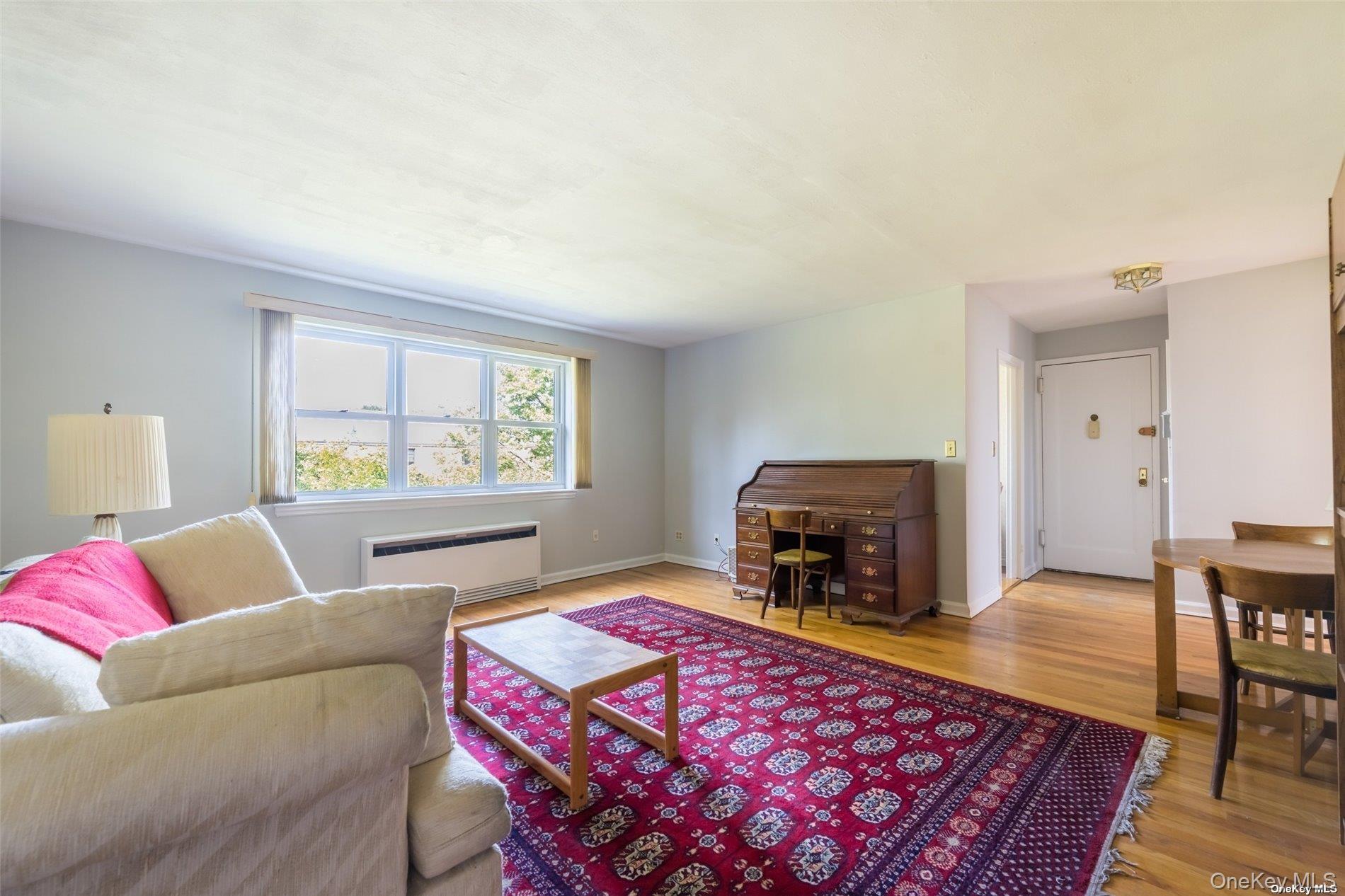 15 Beach Road, Unit 3D Great Neck, NY 11023 - Photo 5 of 22