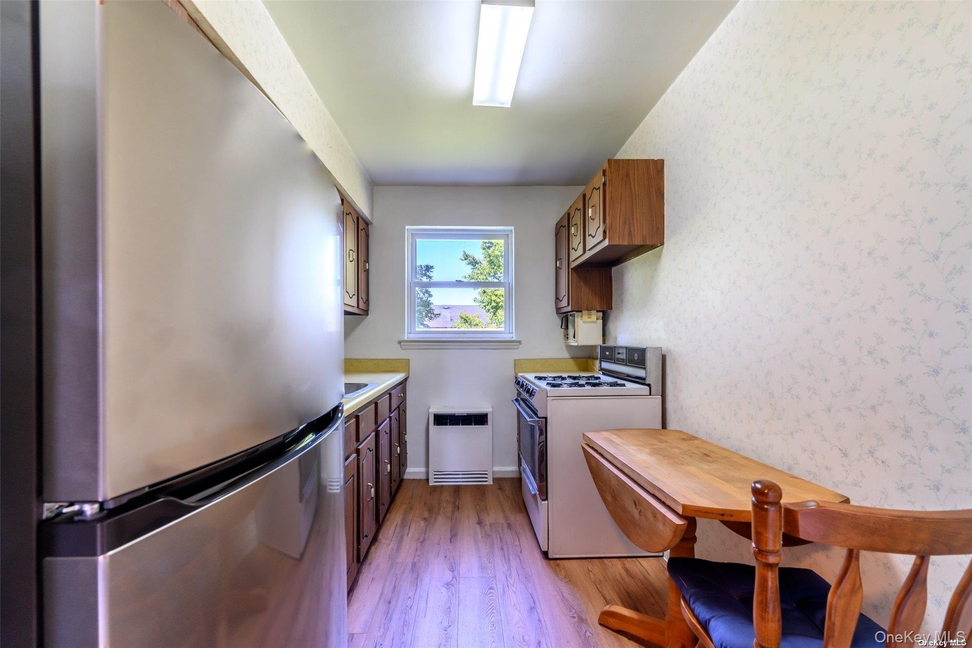 15 Beach Road, Unit 3D Great Neck, NY 11023 - Photo 9 of 22