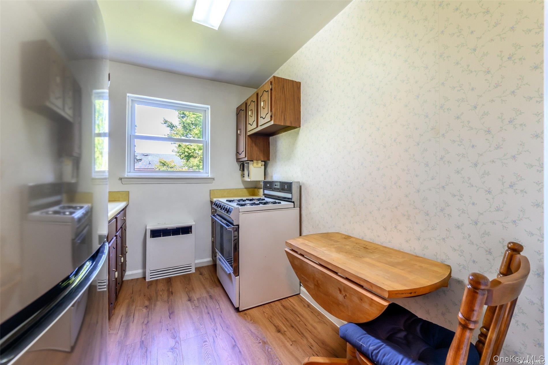 15 Beach Road, Unit 3D Great Neck, NY 11023 - Photo 10 of 22