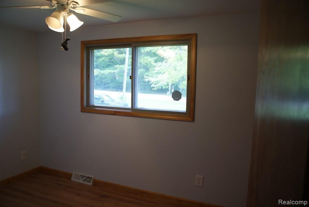 6130 Cyclone Road Otter Lake, MI 48464 - Photo 15 of 25 DSC06355.jpg
