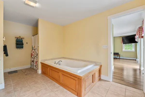 $925,000 | 207 North Auburn Road, Auburn, ME 04210