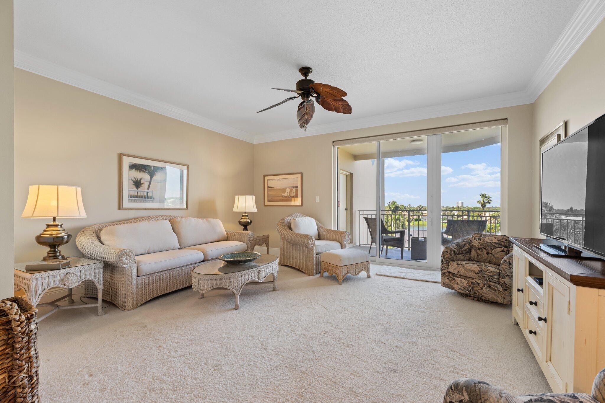 1660 Florida A1A, Unit 122 Jupiter, FL 33477 - Photo 13 of 21 jupiter-oceanfront-condo-den-sunset-view