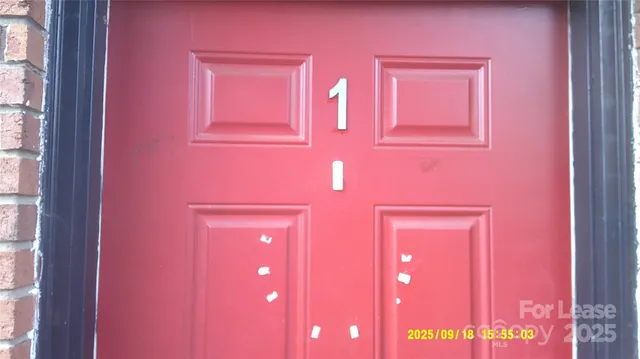 $1,100 | 251 16th Avenue Northeast, Hickory, NC 28601