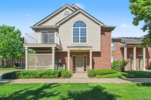 $245,000 | 24211 Chesapeake Circle, Walled Lake, MI 48390