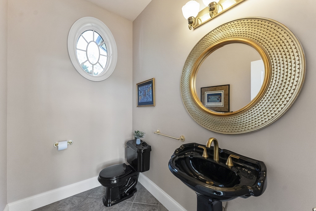 322 R Center Hill Road Plymouth, MA 02360 - Photo 20 of 42