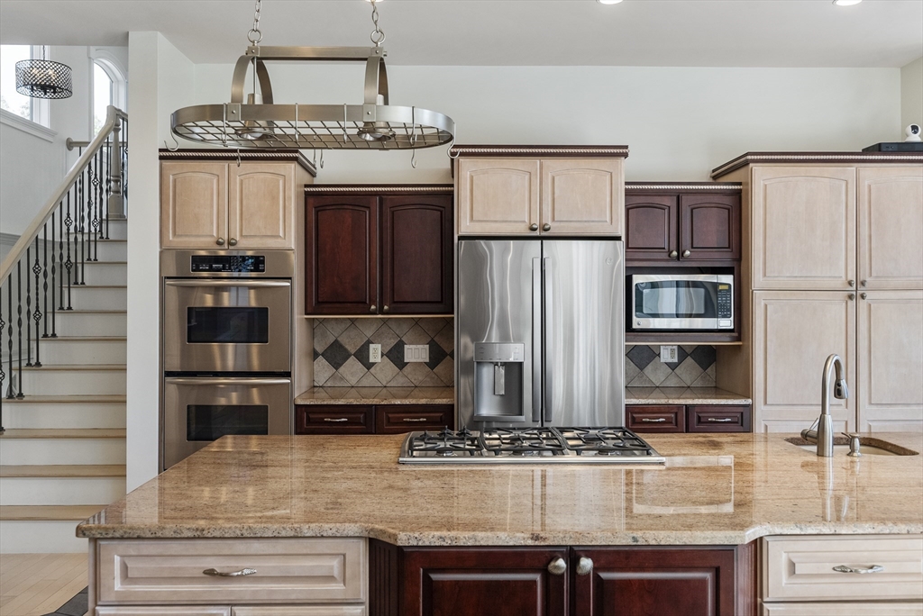 322 R Center Hill Road Plymouth, MA 02360 - Photo 9 of 42