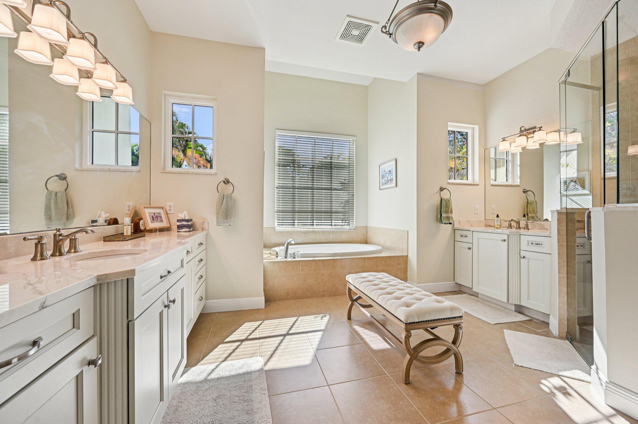 8399 Southeast Island Way Jupiter, FL 33458 - Photo 19 of 46 Primary Bathroom