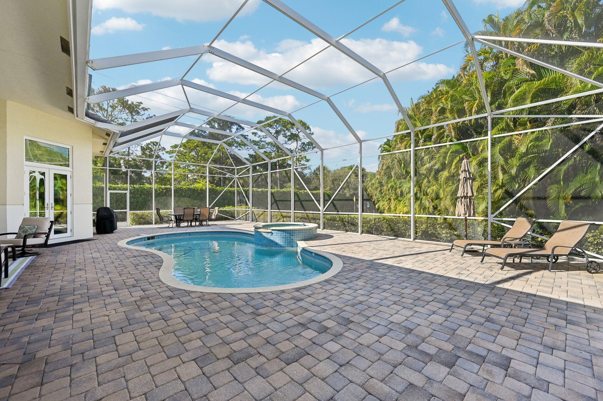 8399 Southeast Island Way Jupiter, FL 33458 - Photo 32 of 46 Pool & Spa