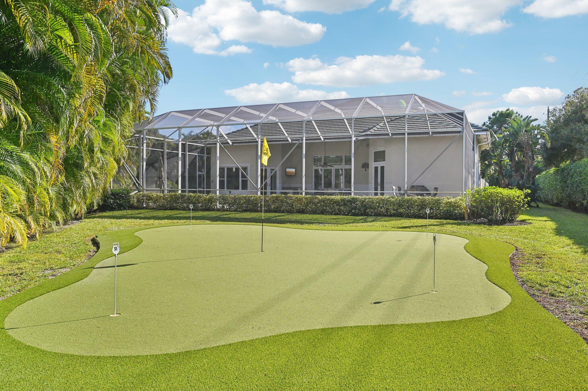 8399 Southeast Island Way Jupiter, FL 33458 - Photo 35 of 46 Putting Green