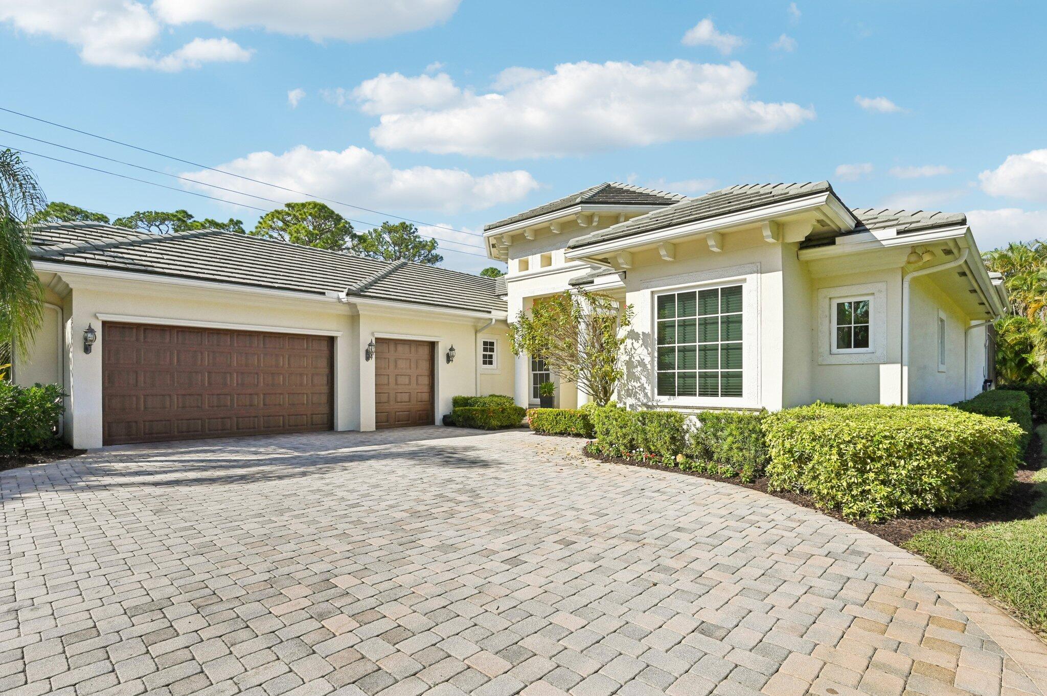 8399 Southeast Island Way Jupiter, FL 33458 - Photo 38 of 46 Front Of Home