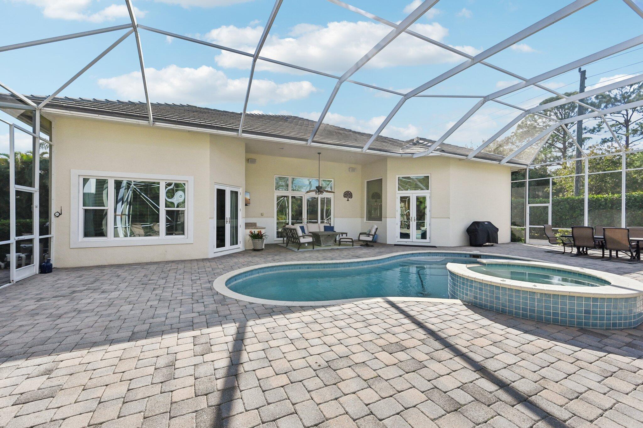 8399 Southeast Island Way Jupiter, FL 33458 - Photo 40 of 46 Pool & Spa