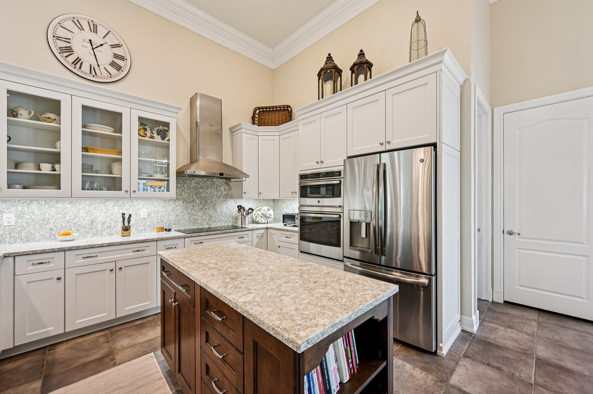 8399 Southeast Island Way Jupiter, FL 33458 - Photo 5 of 46 Kitchen