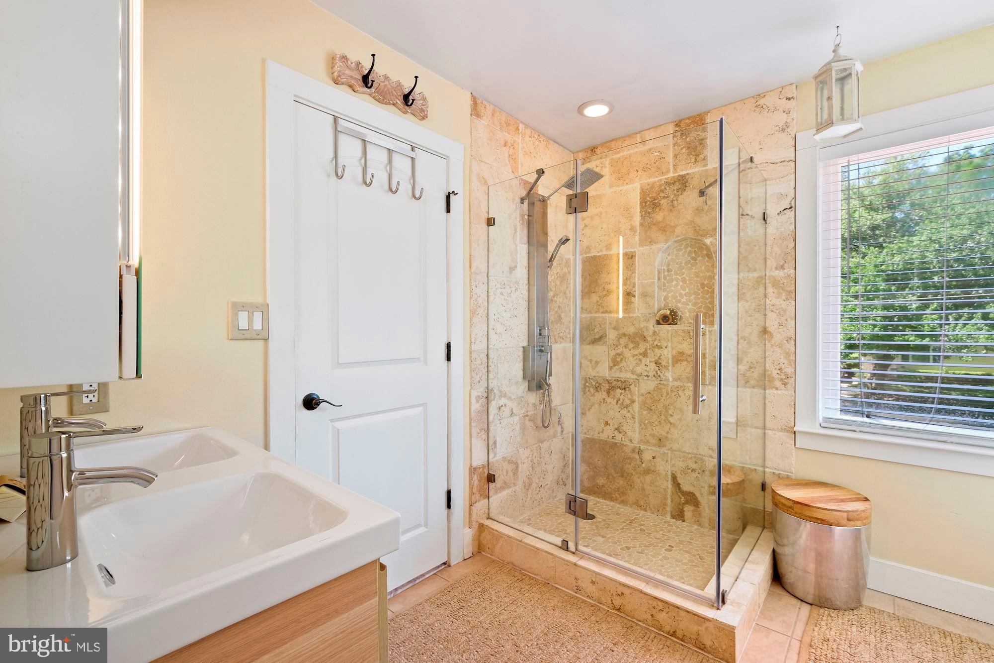 6670 Barrett Road Falls Church, VA 22042 - Photo 15 of 27 Bathroom #2 (1 of 2)