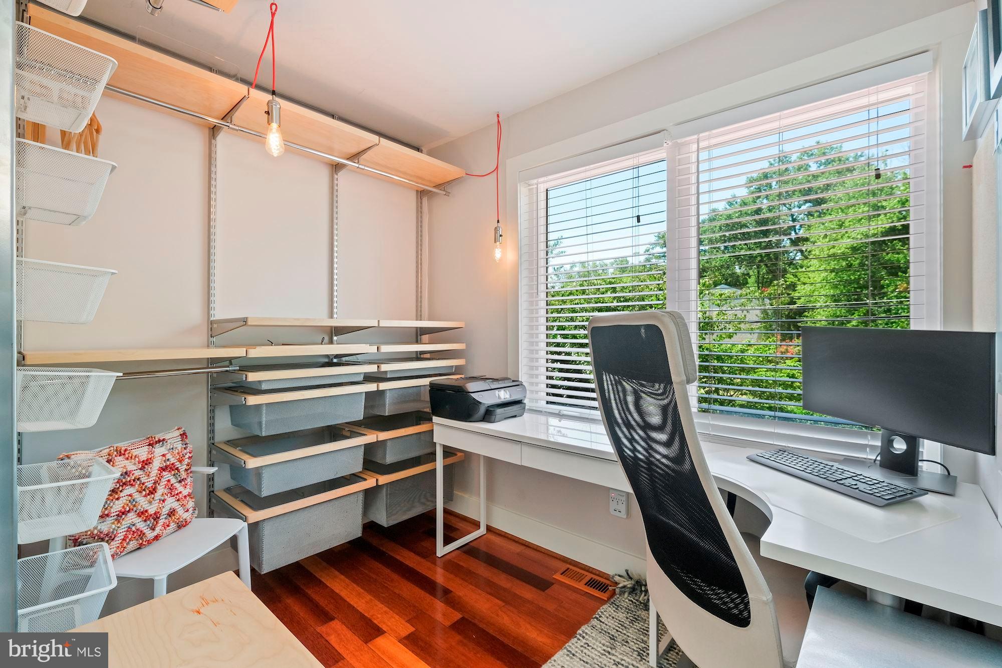 6670 Barrett Road Falls Church, VA 22042 - Photo 17 of 27 Large Walk-In Multi Space