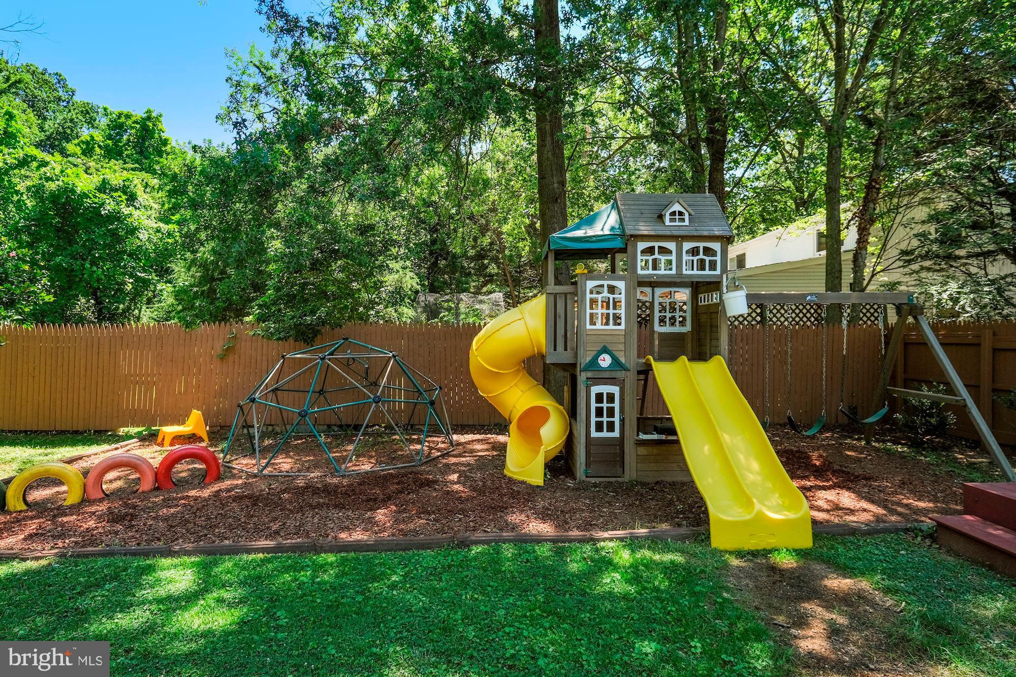 6670 Barrett Road Falls Church, VA 22042 - Photo 24 of 27 Rear Yard (3 of 3)