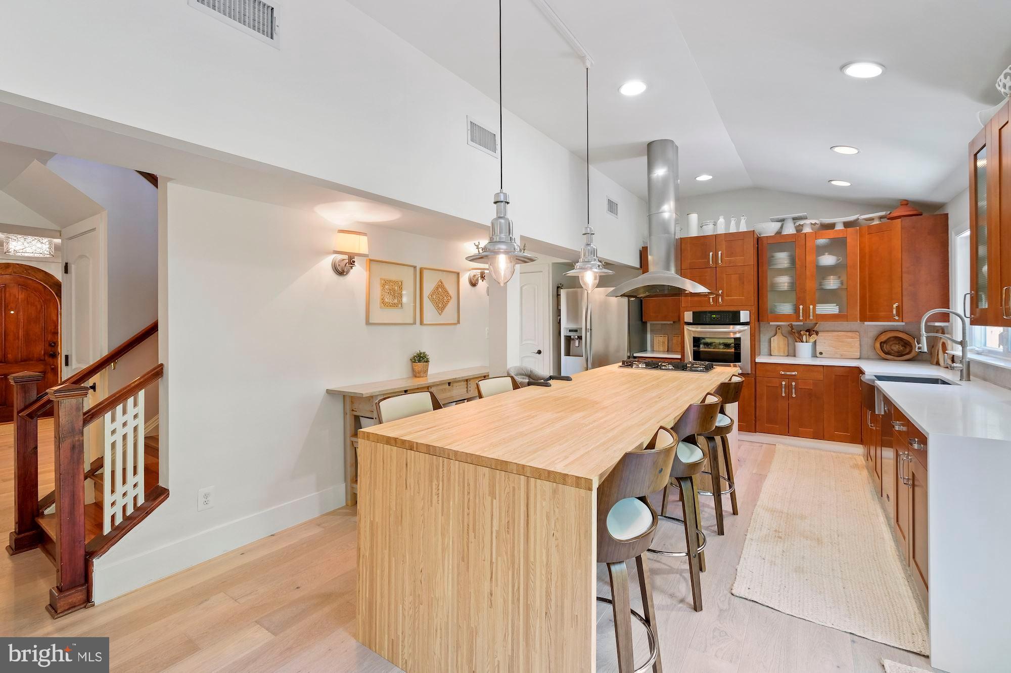 6670 Barrett Road Falls Church, VA 22042 - Photo 5 of 27 Gourmet Kitchen (2 of 3)