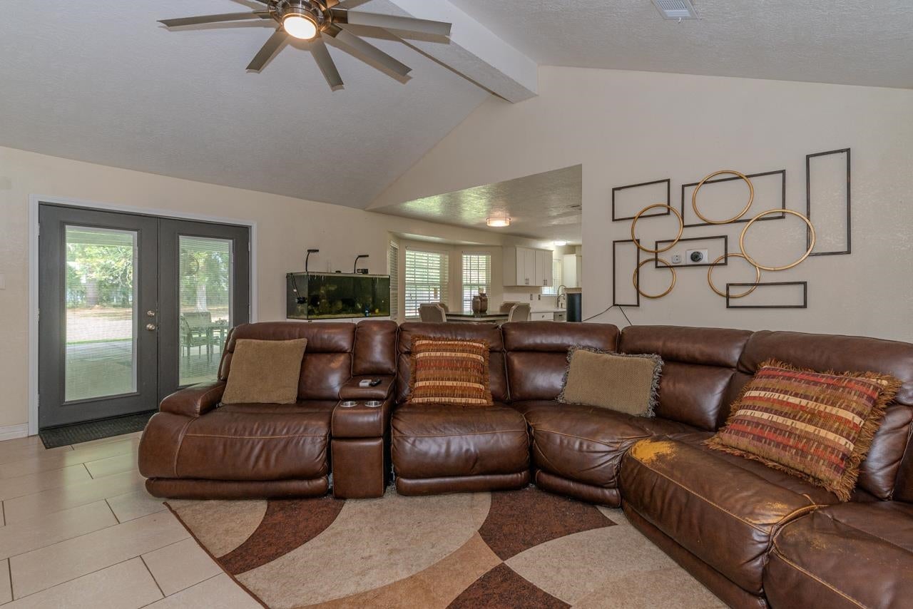 7050 Guess Road Beaumont, TX 77708 - Photo 8 of 50 Gallery Image 8