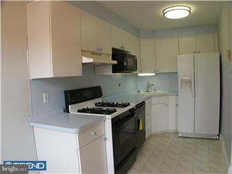 2057 Kent Road Folcroft, PA 19032 - Photo 5 of 12 Kitchen