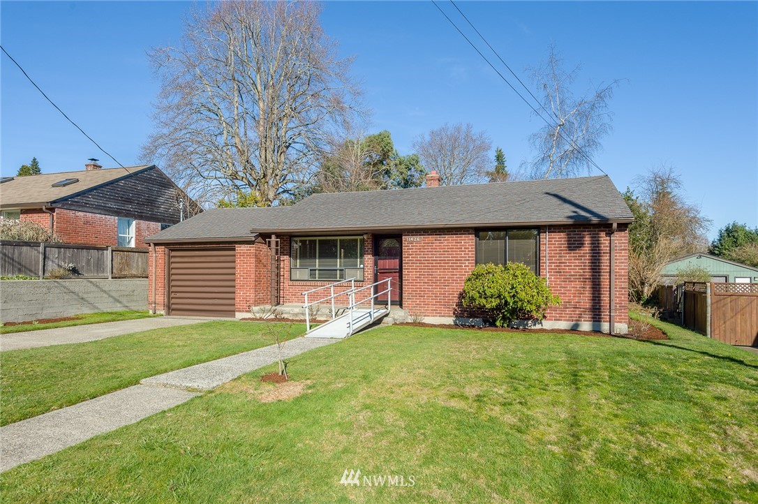 11426 37th Avenue Southwest Seattle, WA 98146 - Photo 1 of 22 Gallery Image 1