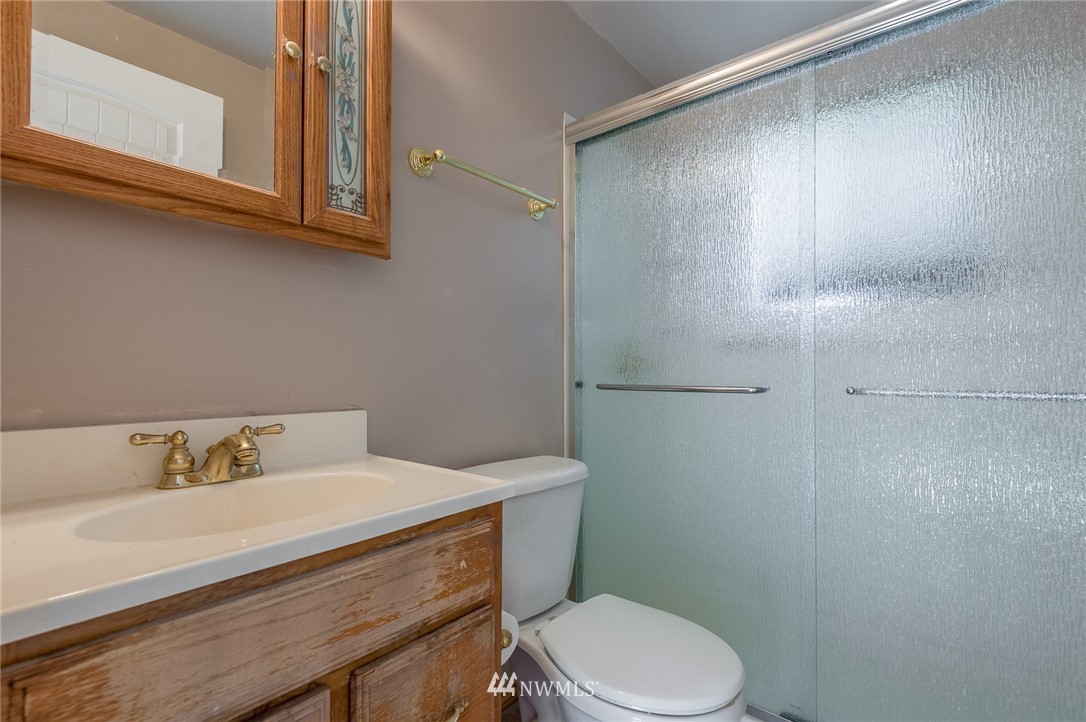 11426 37th Avenue Southwest Seattle, WA 98146 - Photo 13 of 22 Gallery Image 13