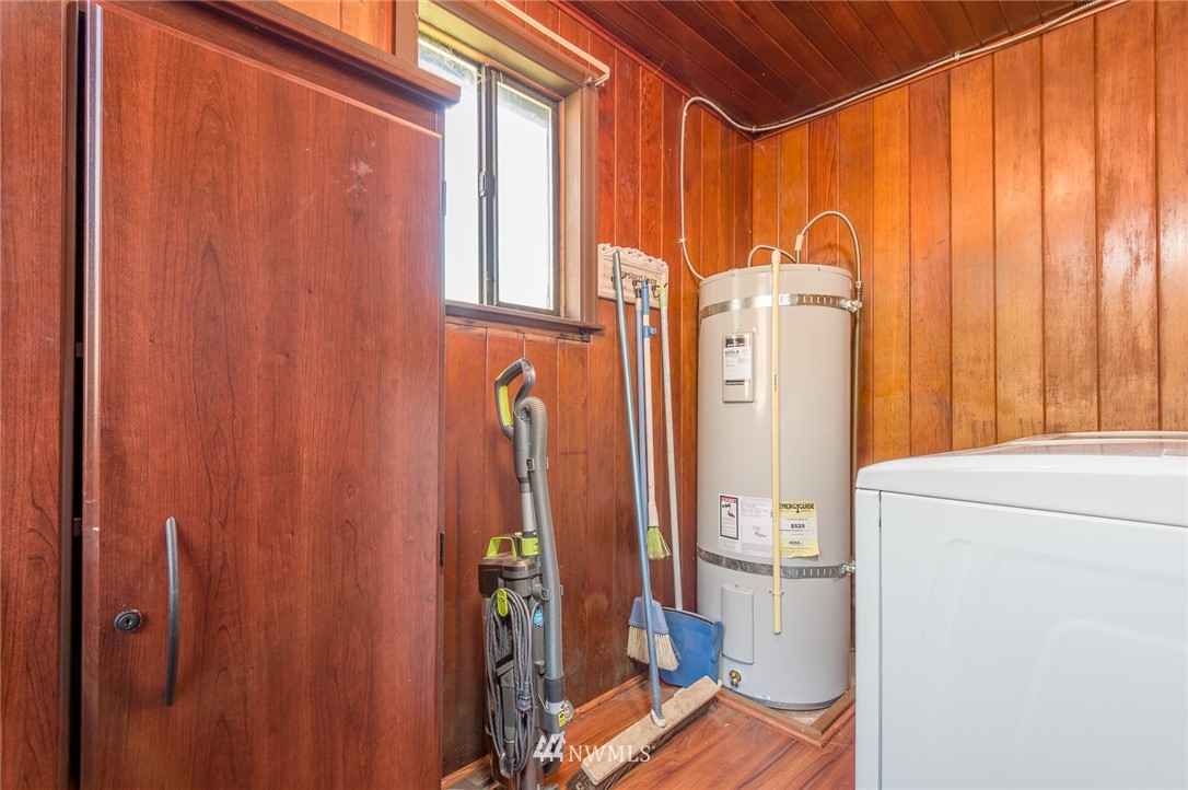 11426 37th Avenue Southwest Seattle, WA 98146 - Photo 15 of 22 Gallery Image 15