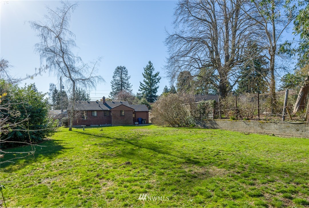 11426 37th Avenue Southwest Seattle, WA 98146 - Photo 18 of 22 Gallery Image 18